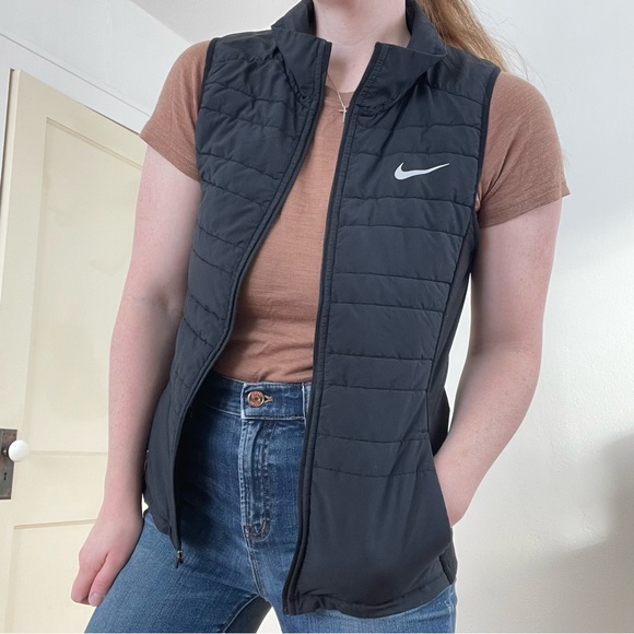 Nike Running Women's Black Quilted Vest - Picture 7 of 7